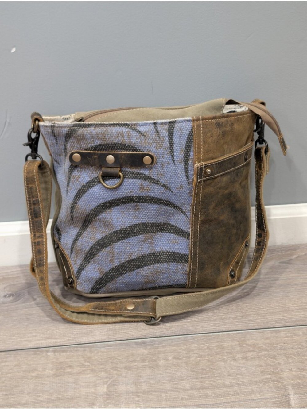 Myra Bag Pristine Need Me Shoulder Bag Canvas Leather Purse Aztec Gray Bag